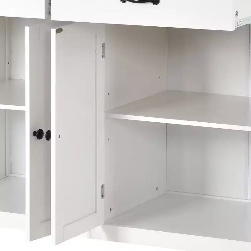 54,3 pouces chariot d'îlot de cuisine avec dessus en bois massif, roulettes verrouillables, armoire à 4 portes, deux tiroirs, étagère à épices et porte-serviettes, blanc